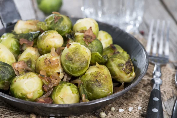 Portion of fried Brussel Sprouts — Stock Photo, Image