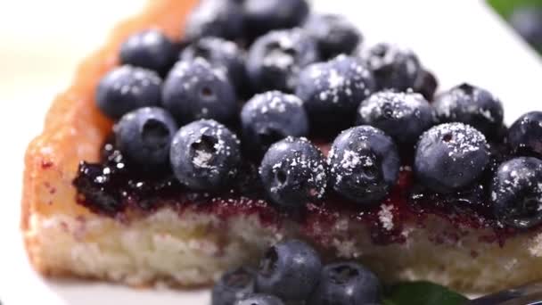 Περιστροφή και blueberry τάρτας — Αρχείο Βίντεο