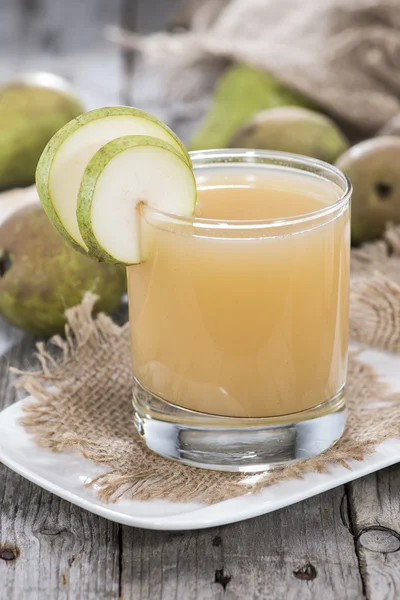Pear Juice with fresh fruits — Stock Photo, Image