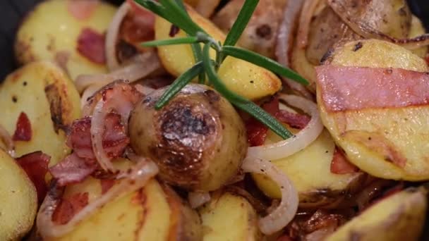 Fried potatos with bacon — Stok Video