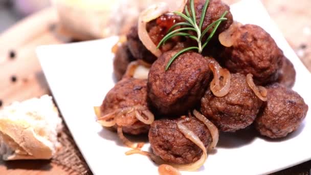 Boulettes de viande maison — Video