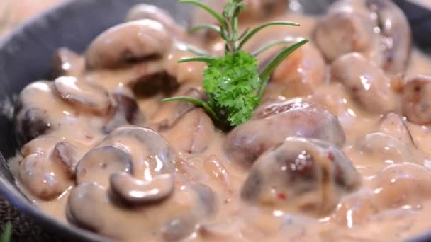 蘑菇奶油沙司 — 图库视频影像