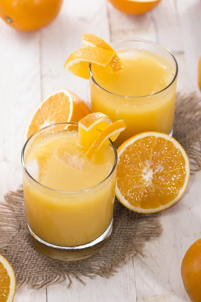 Färsk gjort apelsinjuice — Stockfoto