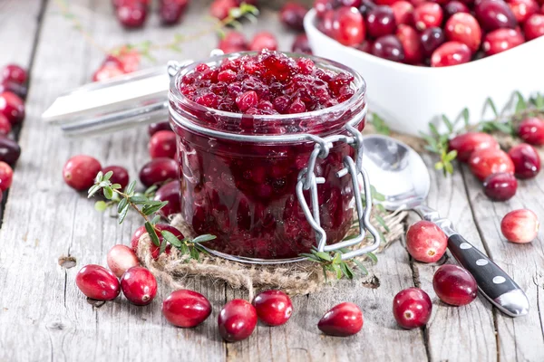 Frisch gemachte Preiselbeermarmelade — Stockfoto