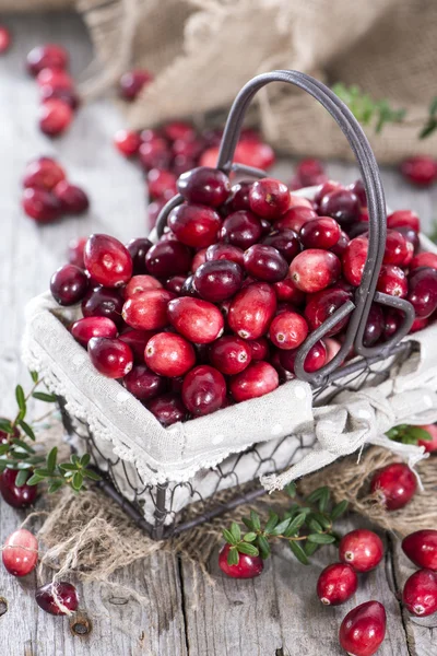 Haufen frischer Preiselbeeren — Stockfoto