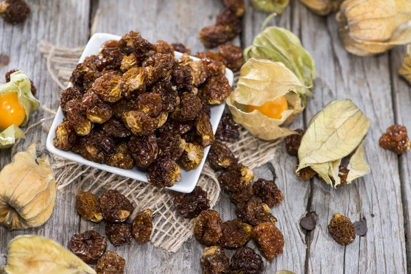 Getrocknete Physalis in einer kleinen Schüssel — Stockfoto