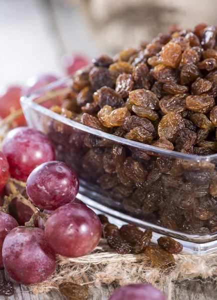 Raisins and Grapes — Stock Photo, Image
