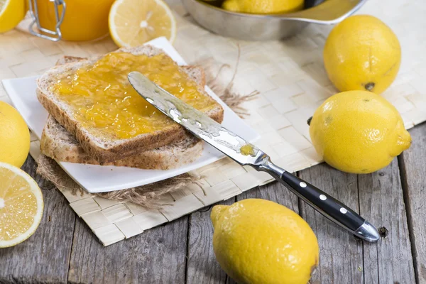 Sok z cytryny na kanapkę — Zdjęcie stockowe