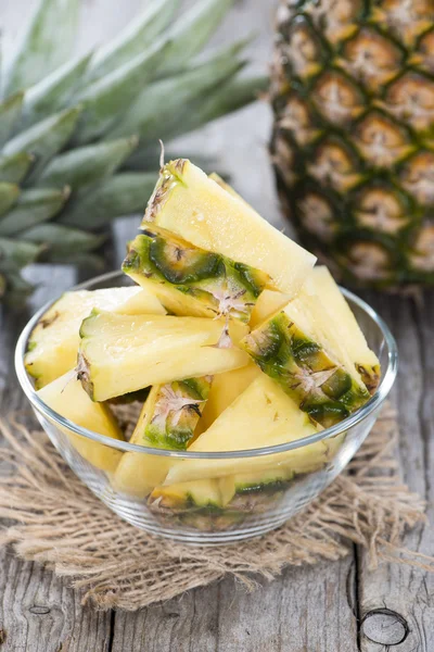 Gesneden ananas — Stockfoto