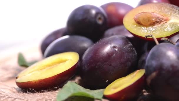 Fresh Plums — Stock Video