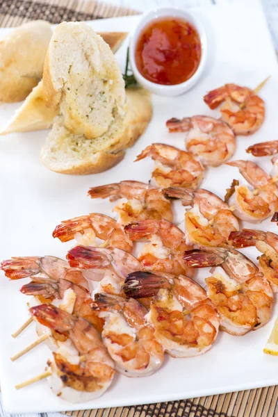 Porzione di Gamberi con Pane d'Aglio — Foto Stock