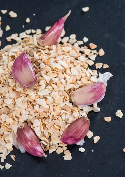 Heap of Kibbled Garlic — Stock Photo, Image