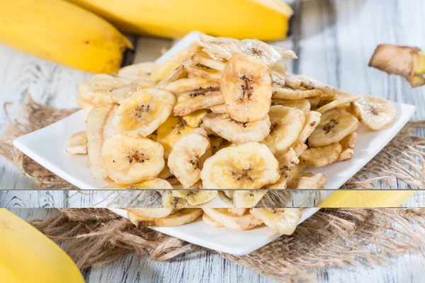 Friss, szárított banán-chips — Stock Fotó