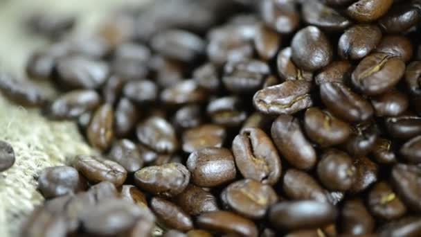 旋转的咖啡豆 — 图库视频影像