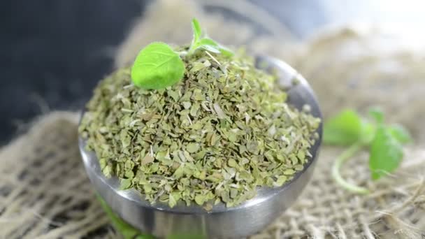 Getrockneter Oregano — Stockvideo