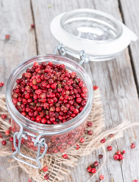 Portion rosa Pfefferkörner — Stockfoto