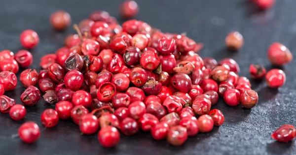 Pink Peppercorns (close-up shot) — Stock Photo, Image