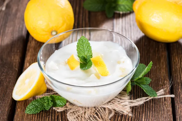 Ev yapımı limonlu yoğurt — Stok fotoğraf