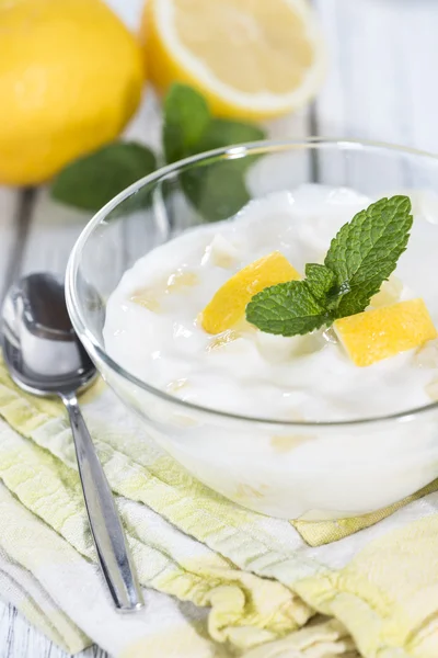 Taze yapılmış limon yoğurt — Stok fotoğraf