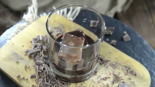 Шоколадный ликер — стоковое видео