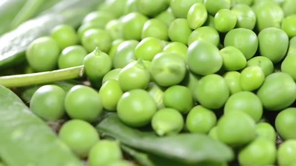 新鮮なエンドウ豆のヒープ — 图库视频影像