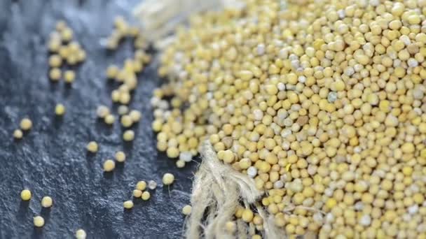 Montón de semillas de mostaza — Vídeo de stock