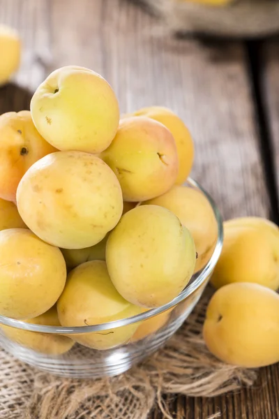 Some Apricots — Stock Photo, Image