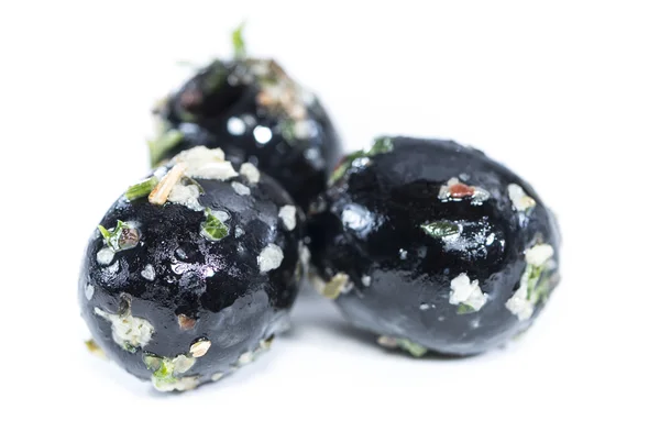 Geïsoleerde zwarte olijven — Stockfoto