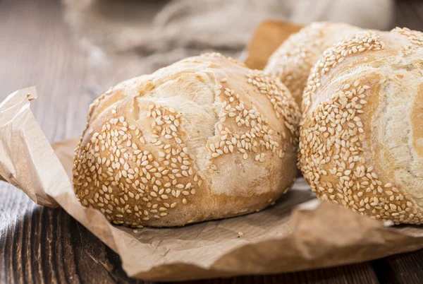 Vers gebakken sesam broodjes — Stockfoto