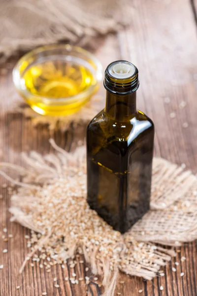 Kleine Flasche mit Sesamöl — Stockfoto