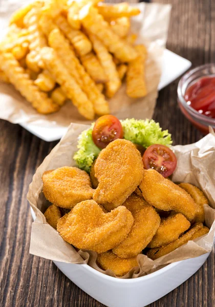 Nuggets de pollo (con patatas fritas ) — Foto de Stock