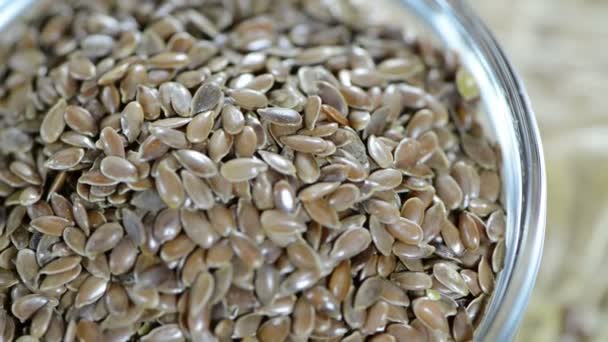 Bir kasede flaxseeds — Stok video