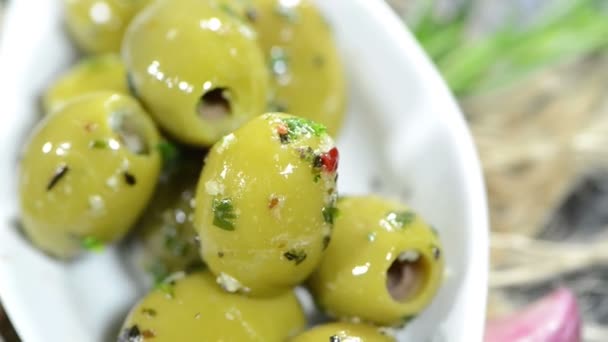 Aceitunas verdes en escabeche — Vídeos de Stock