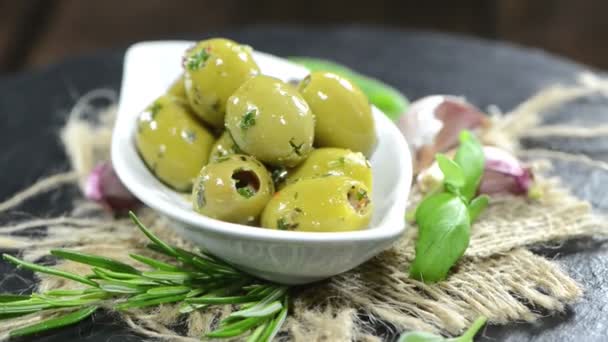 Olive verdi in salamoia — Video Stock