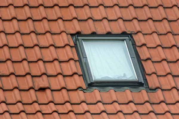 Small Single Window Brown Attic Roof Skylight Roof — Foto de Stock