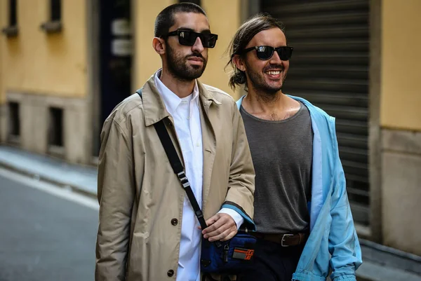 Milan Ιταλία Σεπτεμβρίου 2021 Άνδρες Στο Δρόμο Στο Μιλάνο — Φωτογραφία Αρχείου