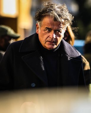 MILAN, Italy- 17 Ocak 2022: Giordano Ollari Milano 'da sokakta.