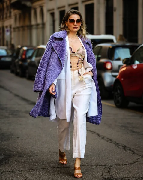 Milan Italy February 2022 Women Street Milan — Stock Photo, Image