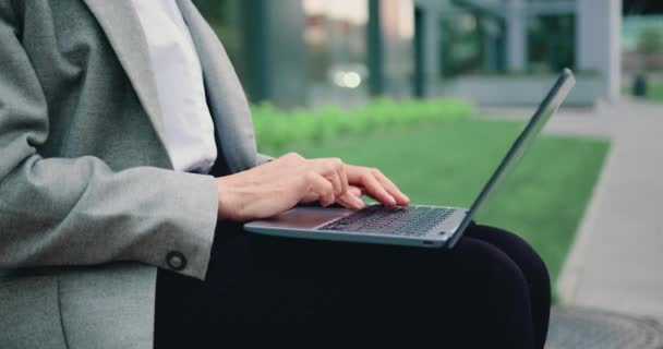 Gros Plan Des Mains Féminines Femme Affaires Professionnel Travailleur Utilisateur — Video