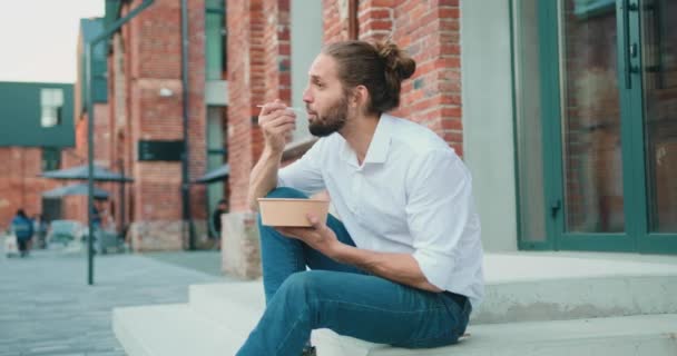 Handsome Caucasian Bearded Businessman White Shirt Eating Healthy Salad Break — Video