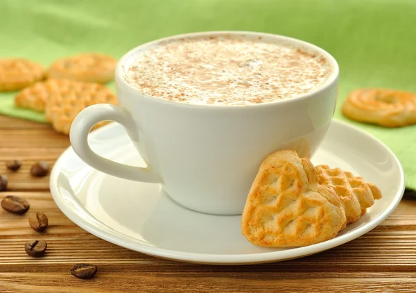 Cappuccino y galletas — Foto de Stock