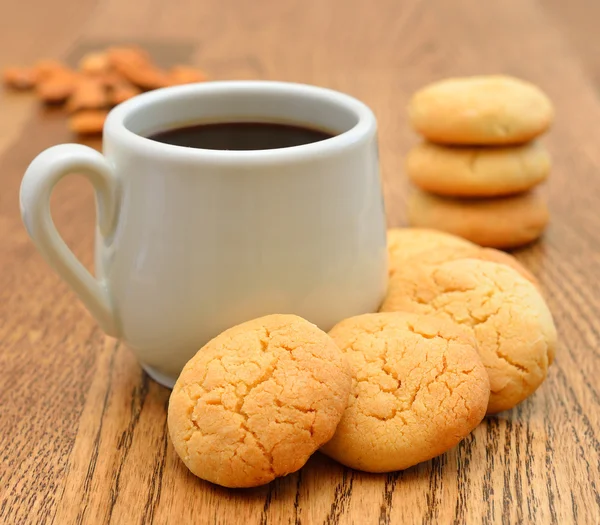 Café e biscoitos de amêndoa — Fotografia de Stock