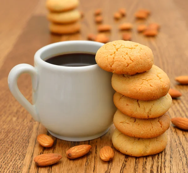 Biscuits au café et aux amandes — Photo