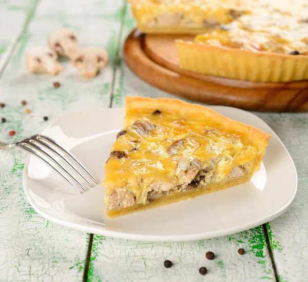 Tarte française aux champignons et fromage — Photo