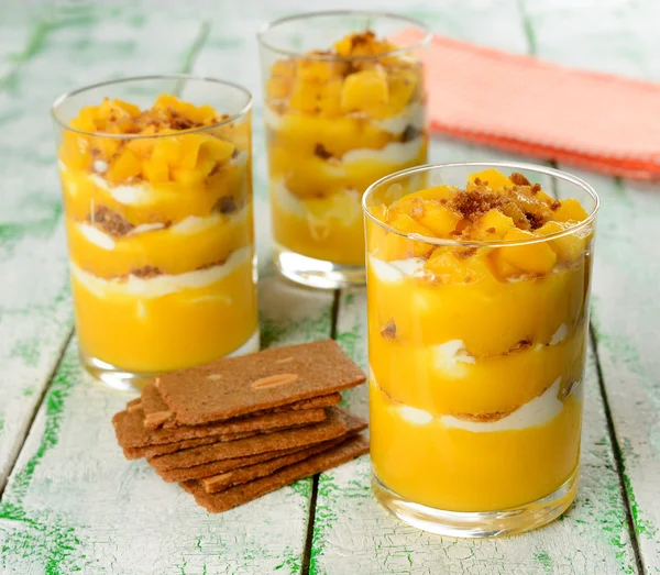 Postre con mango —  Fotos de Stock