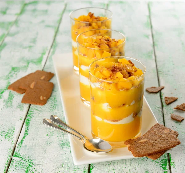 Postre con mango — Foto de Stock