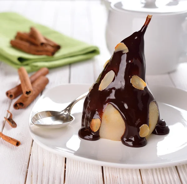 Pear チョコレート ソース添え — ストック写真