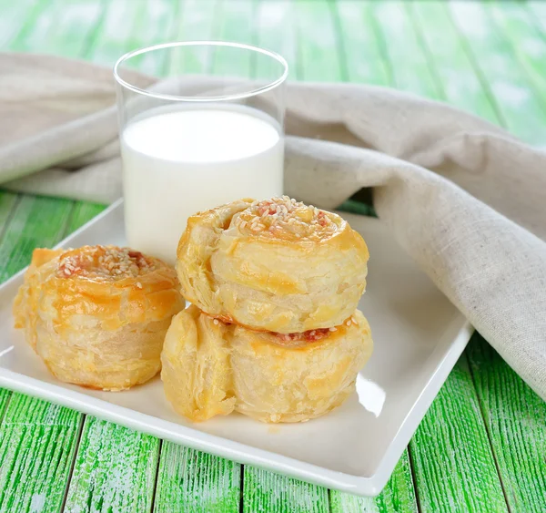Ciasto francuskie Roladki z serem — Zdjęcie stockowe