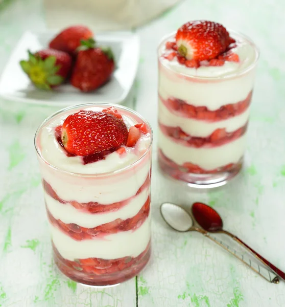 Postre con fresas — Foto de Stock