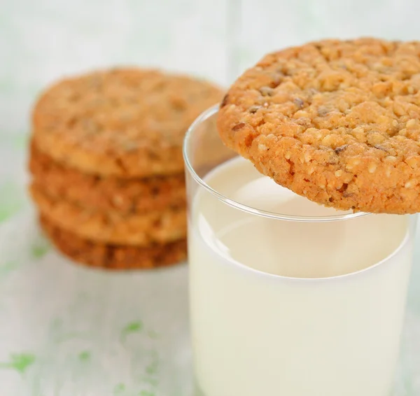 Cookies and milk — Stock Photo, Image